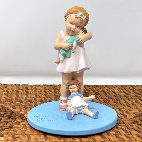 Bessie Pease Guttman Love Is Blind Resin Figurine Little Girl Dolls Danbury Mint - Picture 1 of 10